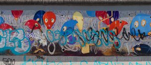 Graffiti Ultra HD • 8K Ultra HD-TEXTURES • Fototapeten • Berlintapete • Berliner Mauer  East Side (Nr. 16104)