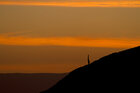 Berge • Luftbild • Fototapeten • Berlintapete • Verschwinden der Sonne unter dem Horizont (Nr. 8080)