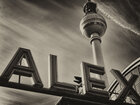 Berliner Fernsehturm • Architektur • Fototapeten • Berlintapete • Berliner Fernsehturm (Nr. 9963)